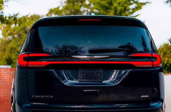 chrysler-pacifica-2021-exterior-cajuela