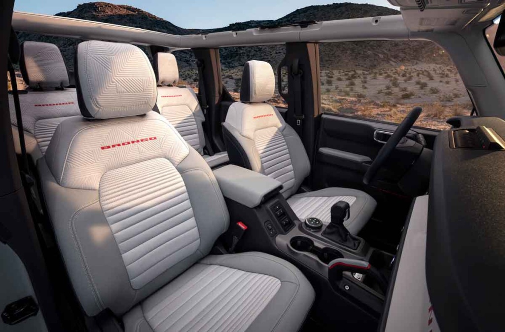 suv-todoterreno-interior-asientos-2021