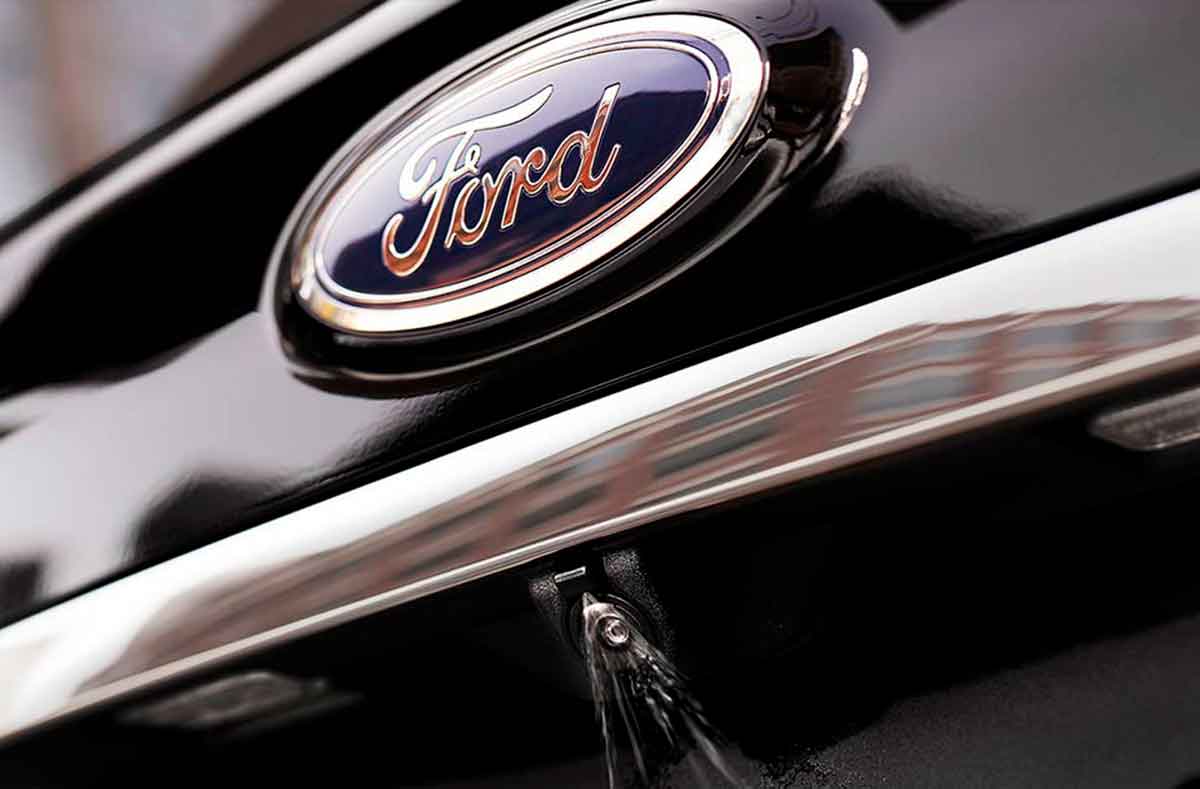 logo-cromado-de-ford