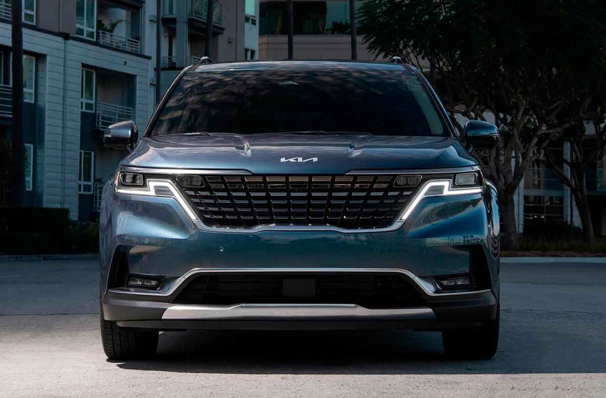 minivan 2022 con apariencia de suv frente