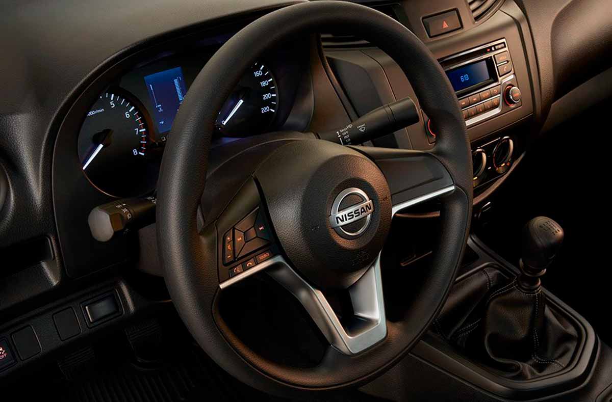 nissan-np300-2021-precios-y-versiones-en-mexico