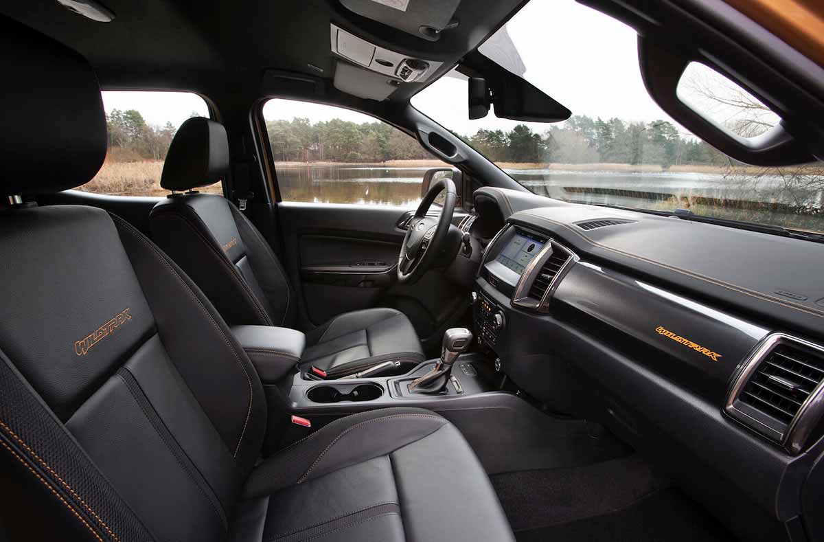 ford-ranger-wildtrak-2021-interior-cabina