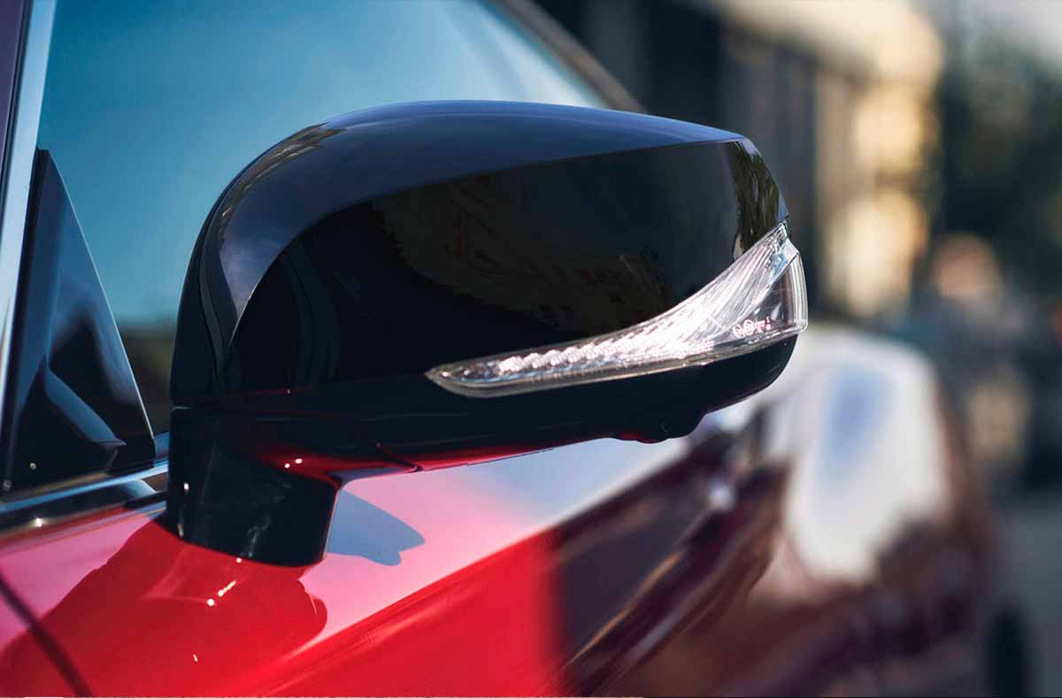 infiniti-q60-2021-precios-retrovisor