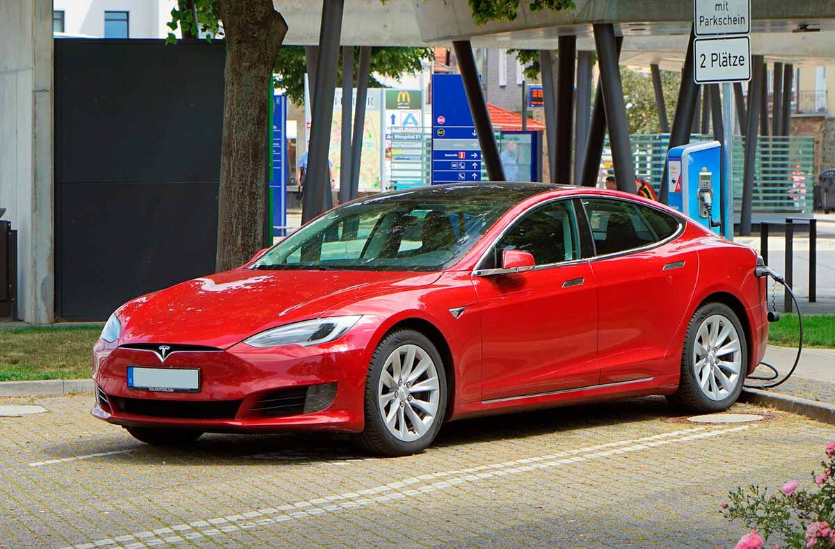 tesla-abrira-su-red-de-supercargadores-para-todos