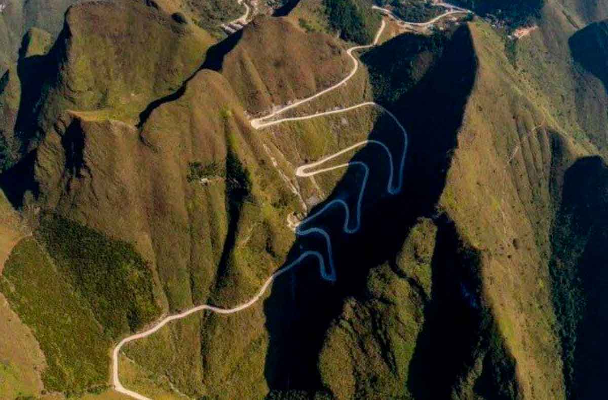 Autopista Sichuan-Tibet, China. Mas peligrosas del planeta.
