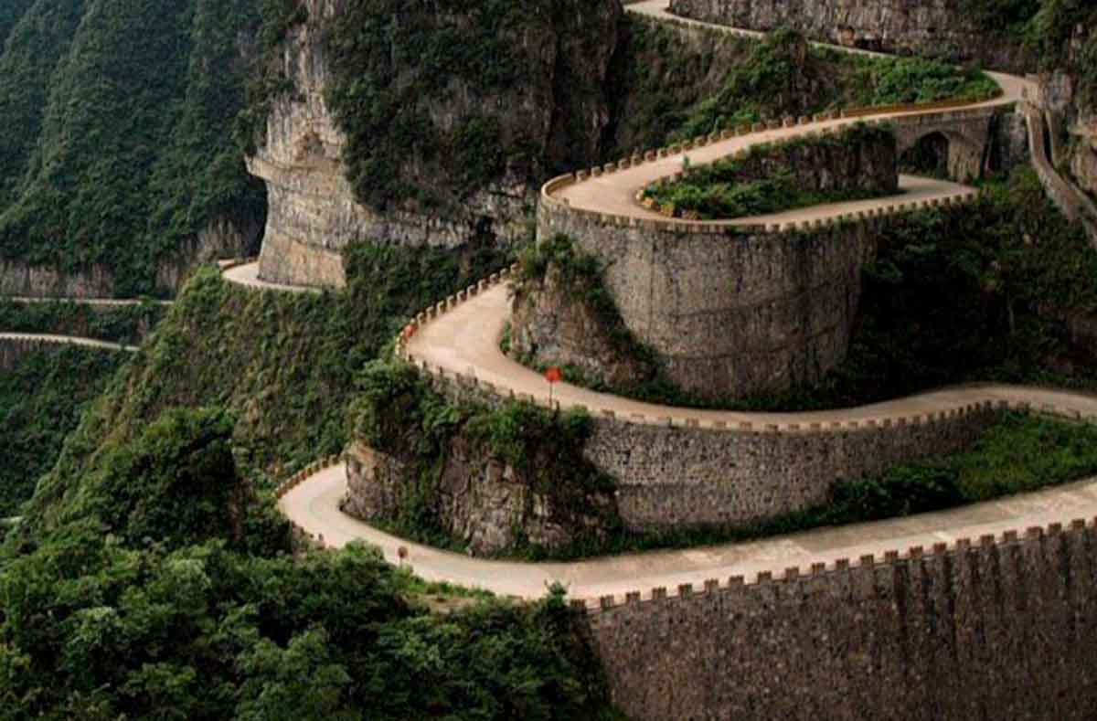 Carretera del gran puente de Tianmen Shan, China