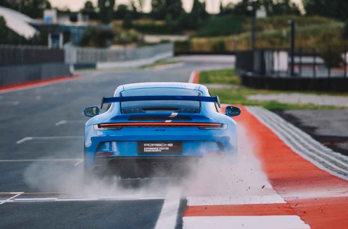 experience-center-en-italia-porsche