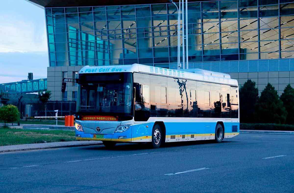 En la actualidad, hay 444 autobuses de pila de combustible de hidrógeno en funcionamiento en Zhangjiakou, los cuales cubren nueve rutas de la ciudad. 