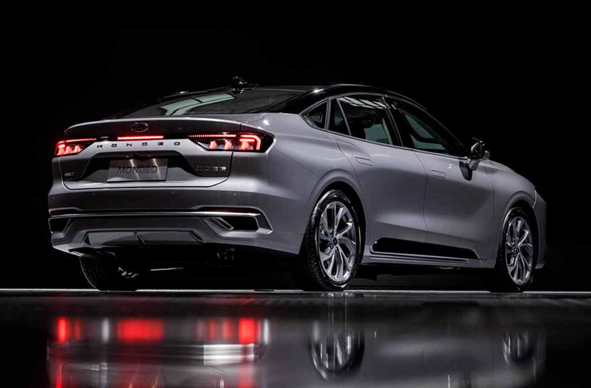 Ford Fusion 2023 se presenta en China