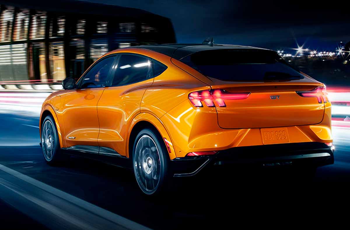 Llantas Pirelli equipan el nuevo Ford Mustang eléctrico