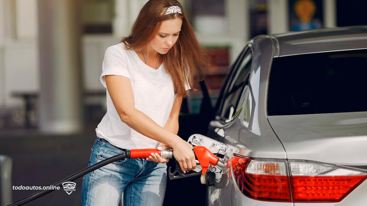 Los autos que recorren 180 km con solo 12 litros de gasolina