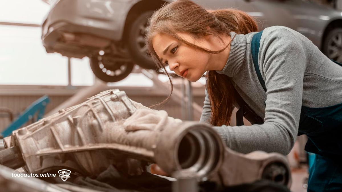 Cómo se lleva a cabo la combustión en el motor de un auto